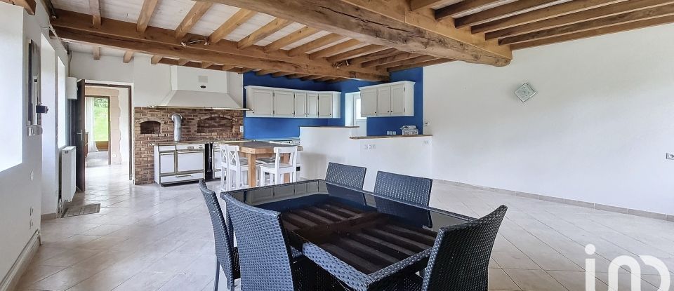 Longère 8 pièces de 166 m² à Saint-Pourçain-sur-Sioule (03500)