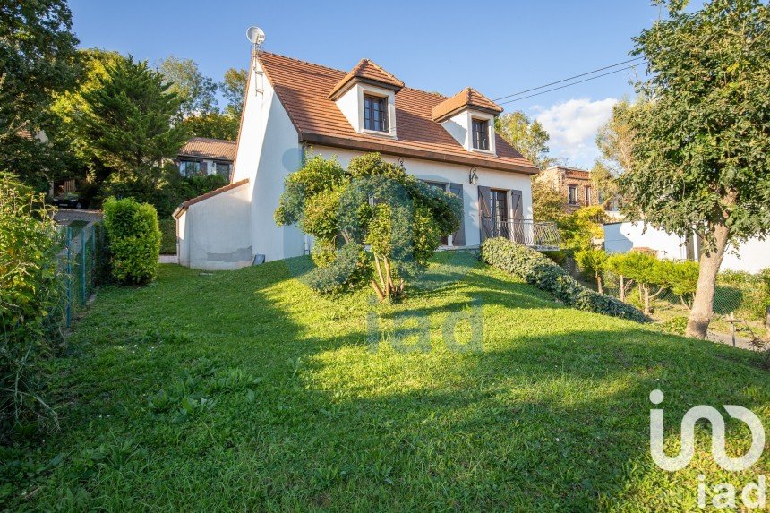 Maison traditionnelle 5 pièces de 120 m² à Yerres (91330)