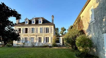 Traditional house 8 rooms of 412 m² in Bénéjacq (64800)