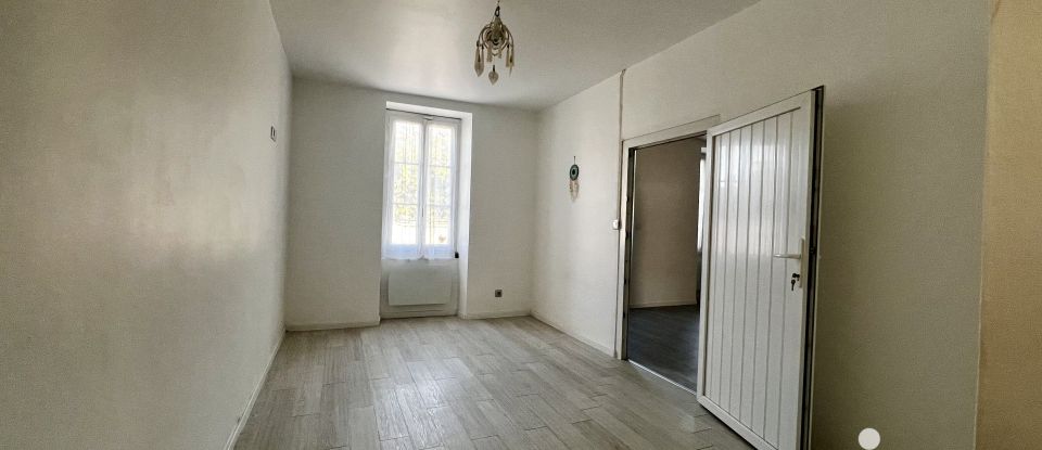 House 5 rooms of 108 m² in Geay (17250)