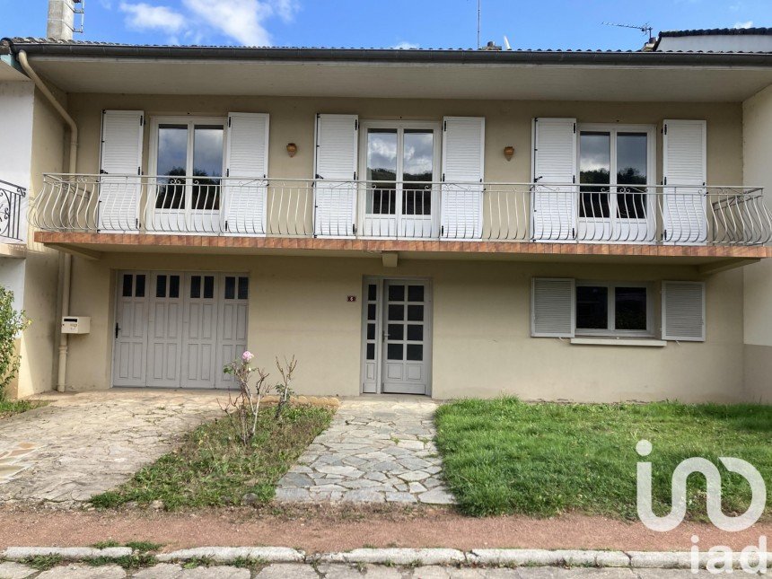 Maison 6 pièces de 95 m² à Sail-sous-Couzan (42890)