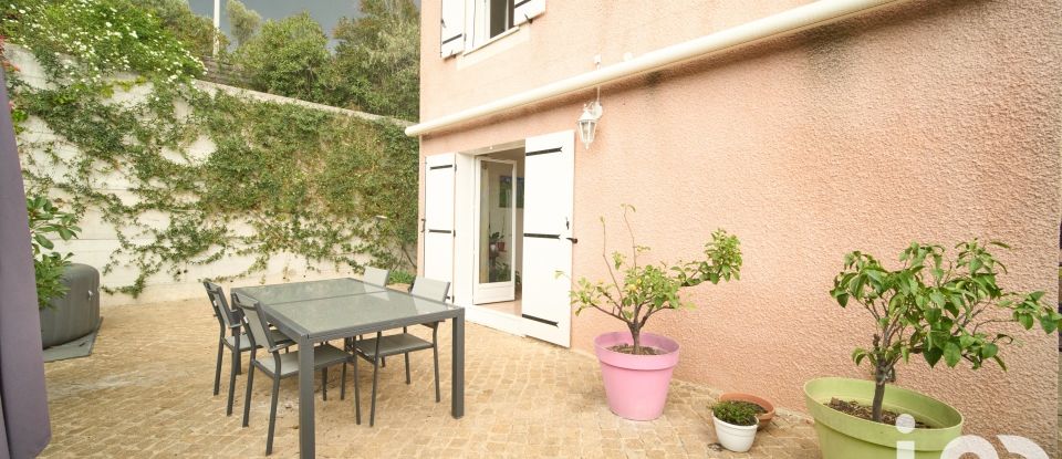 Traditional house 4 rooms of 81 m² in Marseille (13011)