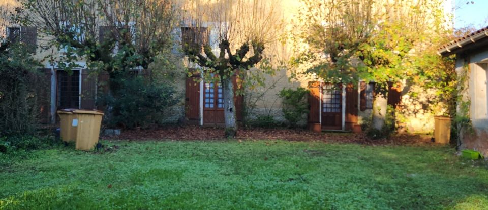 Traditional house 6 rooms of 170 m² in Cartelègue (33390)