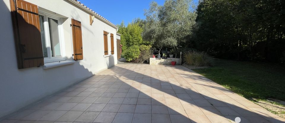 House 5 rooms of 132 m² in La Jarrie (17220)