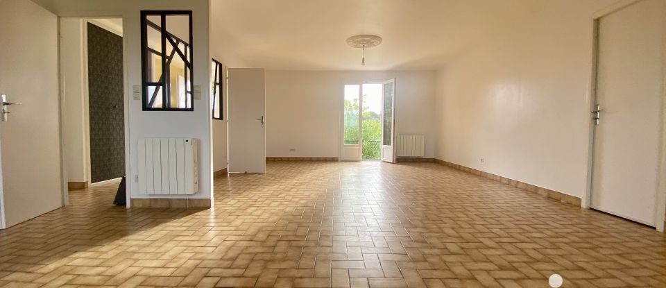 Maison traditionnelle 4 pièces de 130 m² à Meursac (17120)