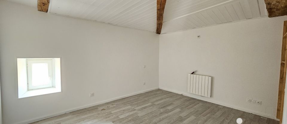 Appartement 5 pièces de 83 m² à Pons (17800)