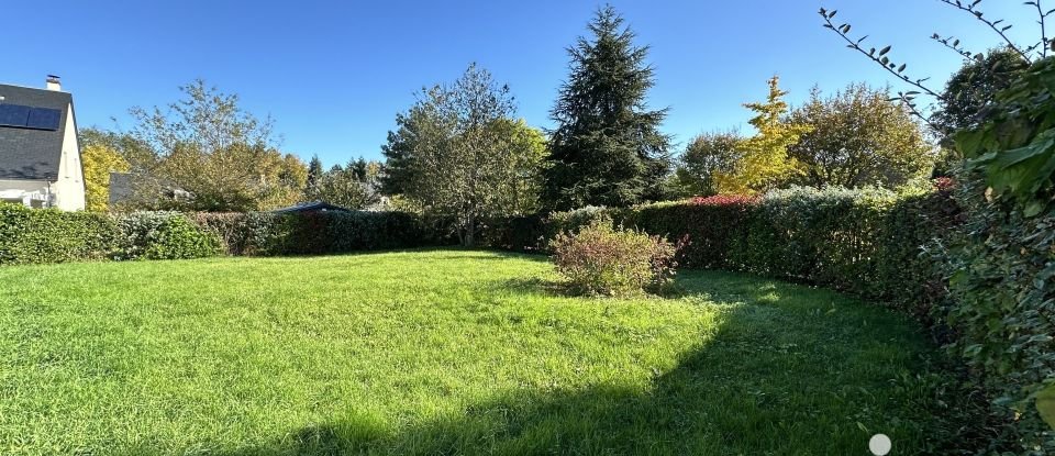 Maison traditionnelle 6 pièces de 213 m² à Saint-Cyr-sur-Loire (37540)