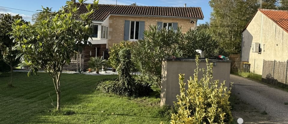 Traditional house 6 rooms of 150 m² in Reignac (33860)