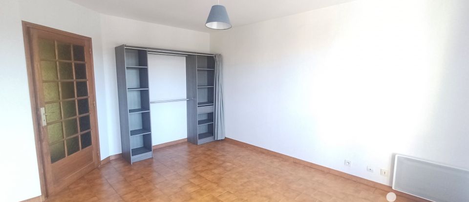 Apartment 1 room of 37 m² in Troyes (10000)