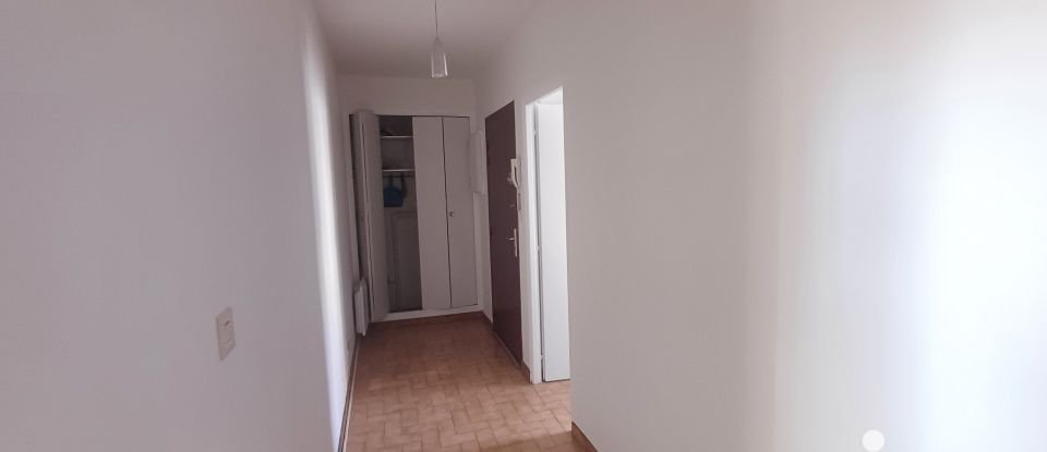 Apartment 1 room of 37 m² in Troyes (10000)