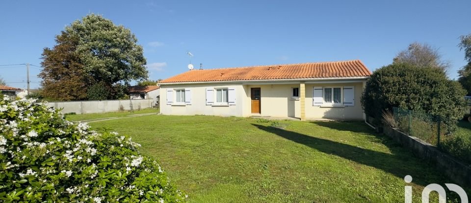 Maison 6 pièces de 137 m² à Roullet-Saint-Estèphe (16440)