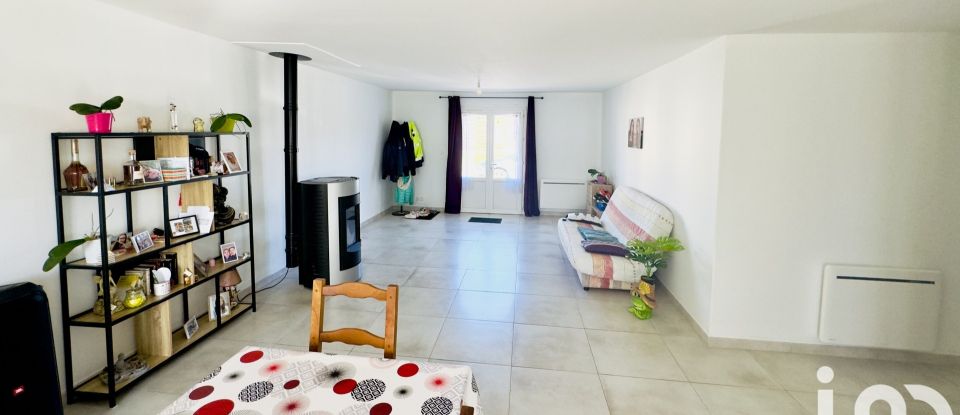 House 6 rooms of 137 m² in Roullet-Saint-Estèphe (16440)