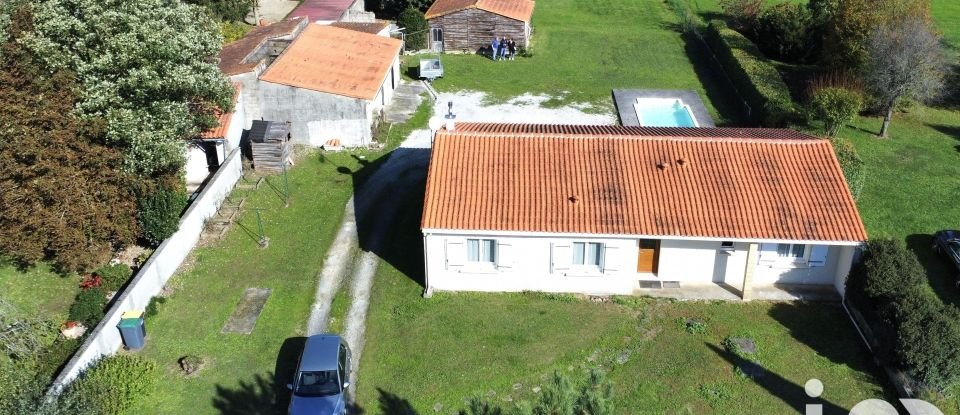 House 6 rooms of 137 m² in Roullet-Saint-Estèphe (16440)