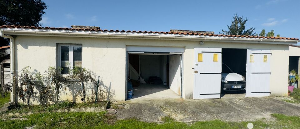 Maison 6 pièces de 137 m² à Roullet-Saint-Estèphe (16440)