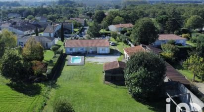 Maison 6 pièces de 137 m² à Roullet-Saint-Estèphe (16440)