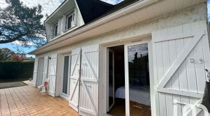 Traditional house 6 rooms of 160 m² in Lescar (64230)