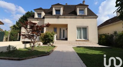 Maison 7 pièces de 170 m² à Montfermeil (93370)