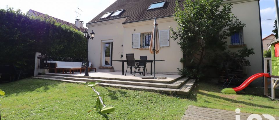 Maison 7 pièces de 170 m² à Montfermeil (93370)