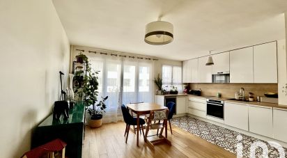 Apartment 3 rooms of 62 m² in Paris (75015)