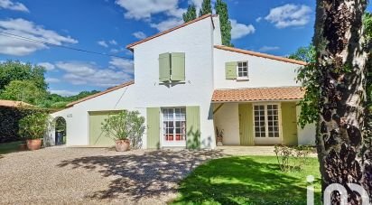 Mansion 8 rooms of 180 m² in Saint-Palais-sur-Mer (17420)