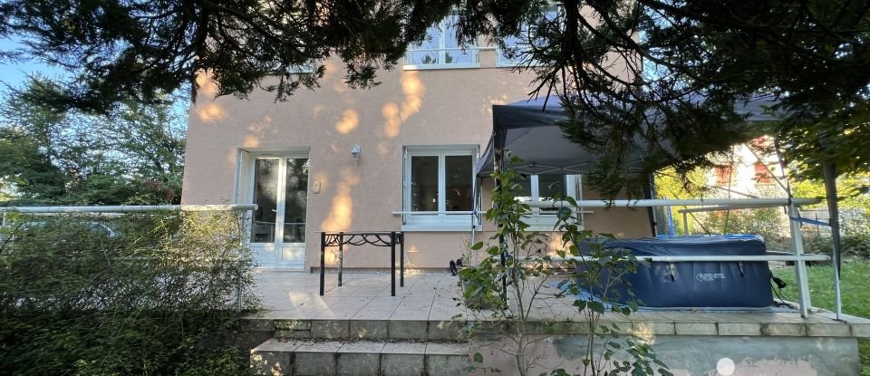 Immeuble de 443 m² à Charmeil (03110)