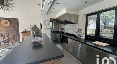 Maison 9 pièces de 350 m² à Grimaud (83310)