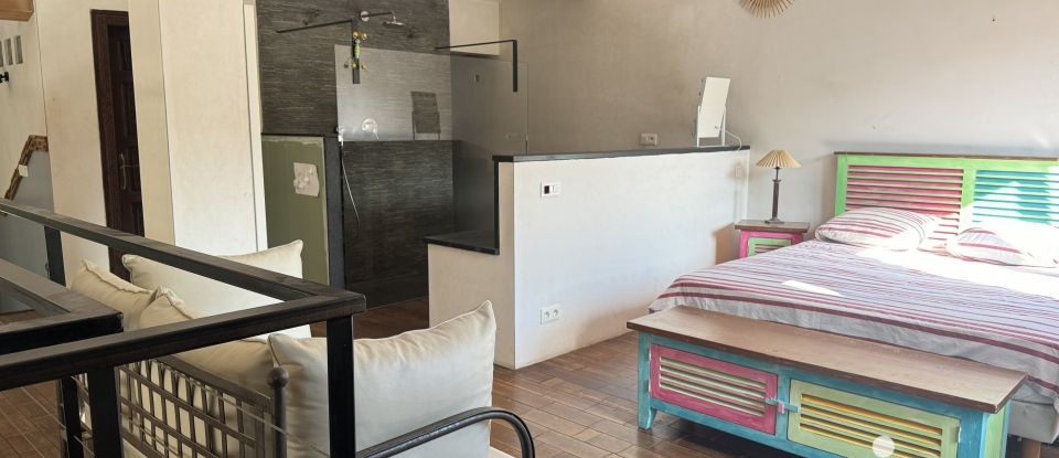 Maison 9 pièces de 350 m² à Grimaud (83310)