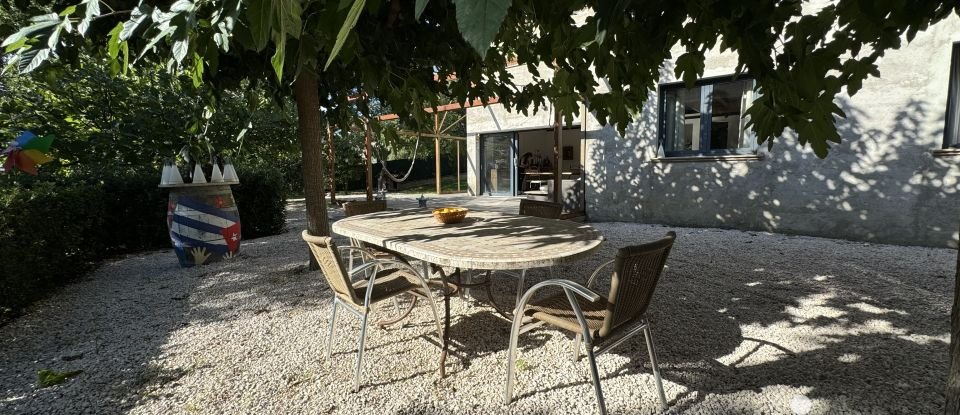 Maison 9 pièces de 350 m² à Grimaud (83310)