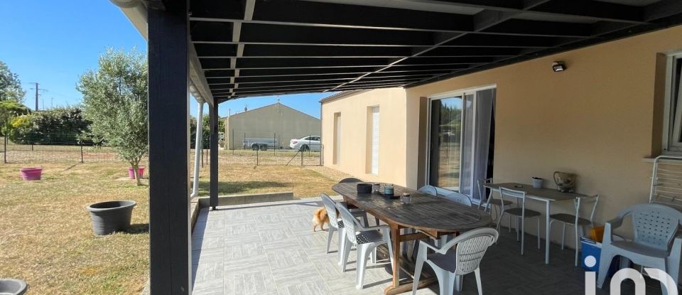 Pavilion 6 rooms of 117 m² in Poursay-Garnaud (17400)