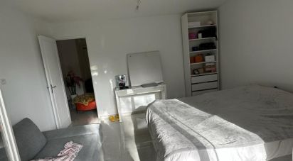 Apartment 3 rooms of 51 m² in Hyères (83400)