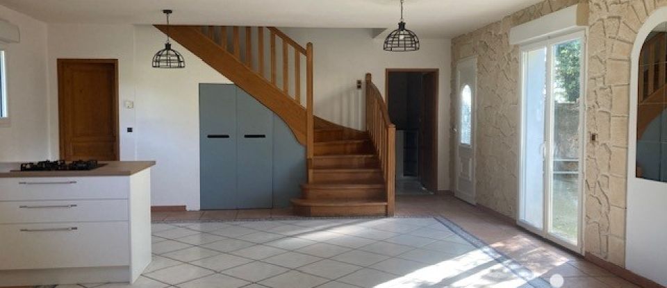 Traditional house 8 rooms of 162 m² in Saint-Marcel-d'Ardèche (07700)