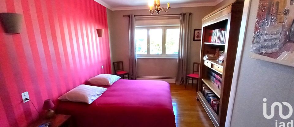 House 5 rooms of 130 m² in Saint-Yrieix-la-Perche (87500)