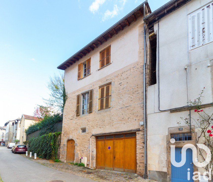 Building in Saint-Léonard-de-Noblat (87400) of 229 m²