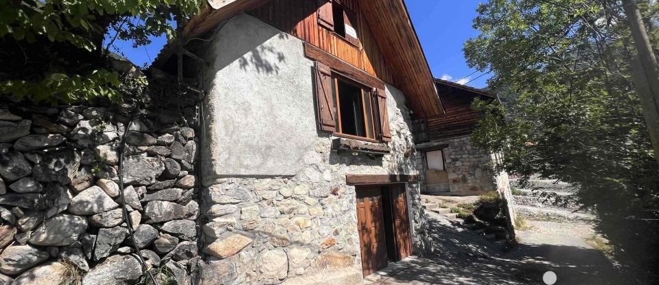 Maison traditionnelle 3 pièces de 51 m² à Saint-Martin-Vésubie (06450)