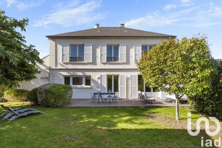 House 7 rooms of 176 m² in Croissy-sur-Seine (78290)