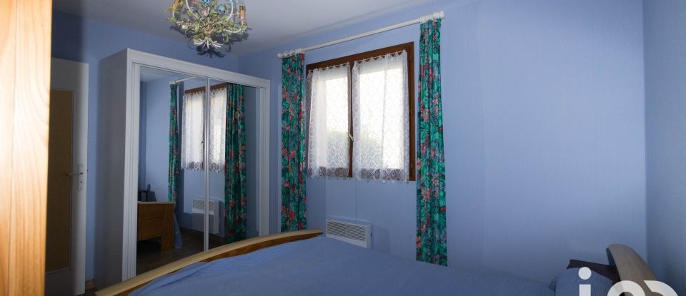 Traditional house 6 rooms of 122 m² in Saint-Gence (87510)