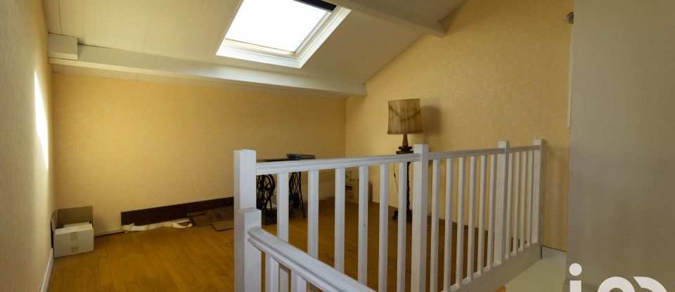 Traditional house 6 rooms of 122 m² in Saint-Gence (87510)