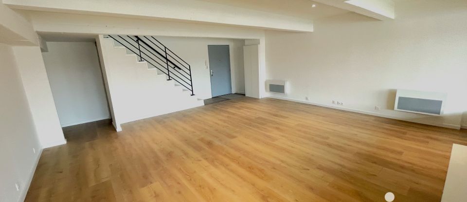 Loft 5 rooms of 175 m² in Lille (59260)