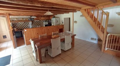 House 6 rooms of 108 m² in Vouhé (79310)