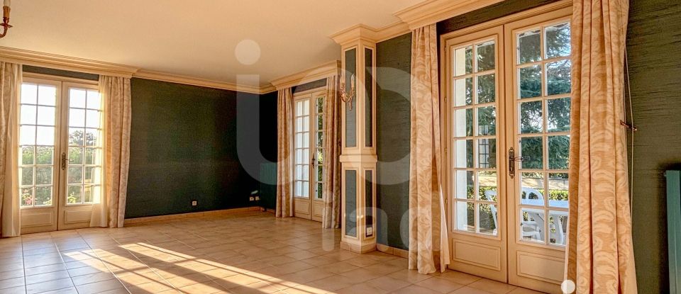 Traditional house 8 rooms of 174 m² in Néris-les-Bains (03310)