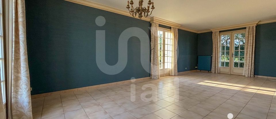 Traditional house 8 rooms of 174 m² in Néris-les-Bains (03310)