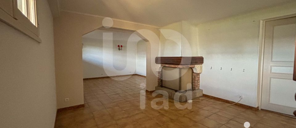 Traditional house 8 rooms of 174 m² in Néris-les-Bains (03310)