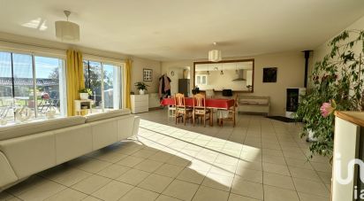 Maison 4 pièces de 152 m² à Cleyrac (33540)