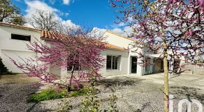 Traditional house 7 rooms of 130 m² in La Roche-sur-Yon (85000)