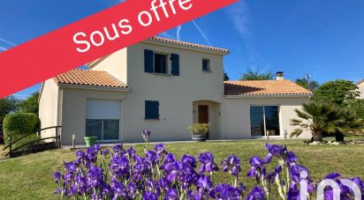 House 6 rooms of 132 m² in SENILLÉ (86100)