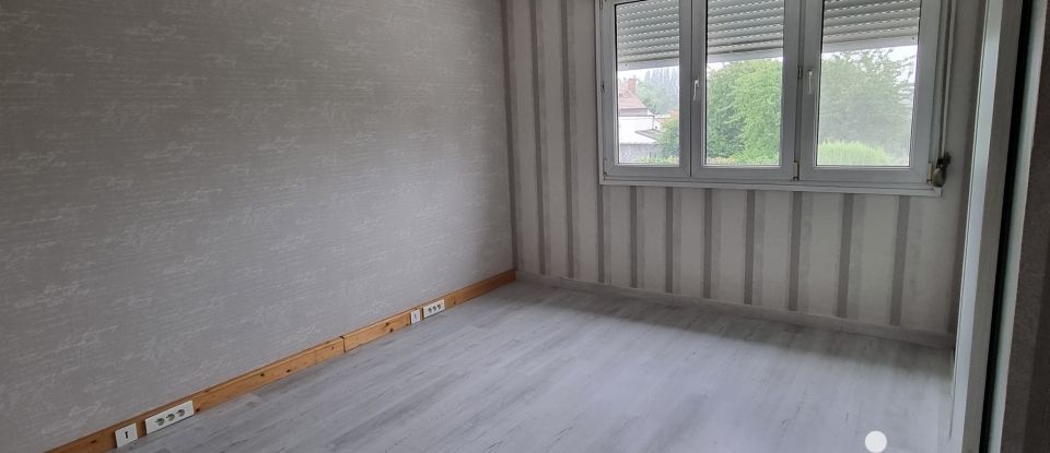 House 6 rooms of 107 m² in La Chapelle-d'Armentières (59930)