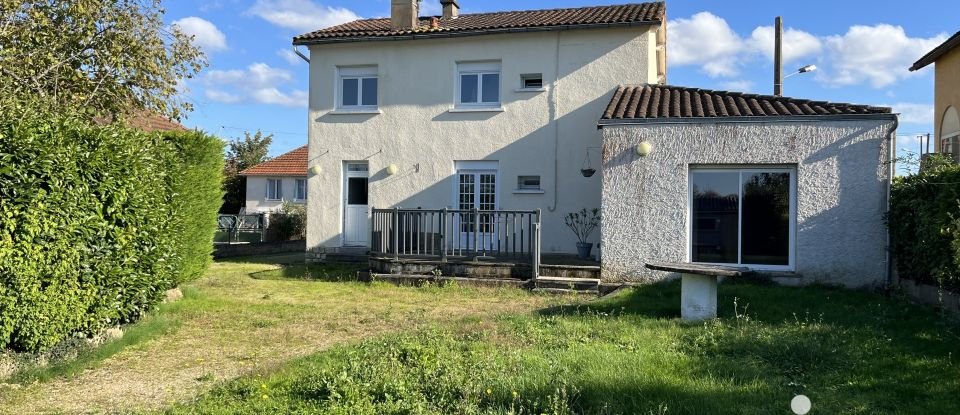 Maison de ville 5 pièces de 126 m² à Lussac-les-Châteaux (86320)