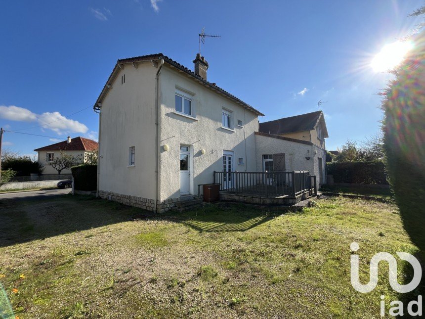 Maison de ville 5 pièces de 126 m² à Lussac-les-Châteaux (86320)