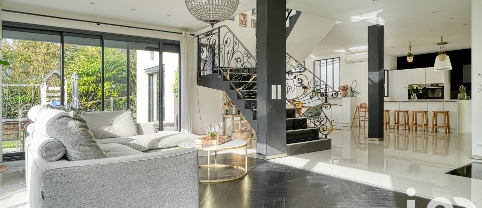 Maison d’architecte 7 pièces de 189 m² à Vaux-sur-Seine (78740)