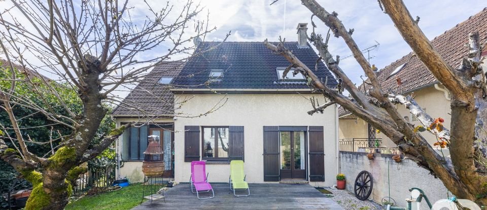 Maison traditionnelle 5 pièces de 84 m² à Beauchamp (95250)